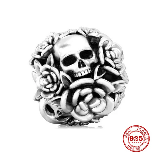 Calavera entre Rosas